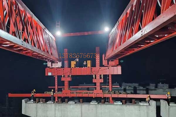 HNJQ60-360配重架桥机，广州白云跨铁项目，架设完成